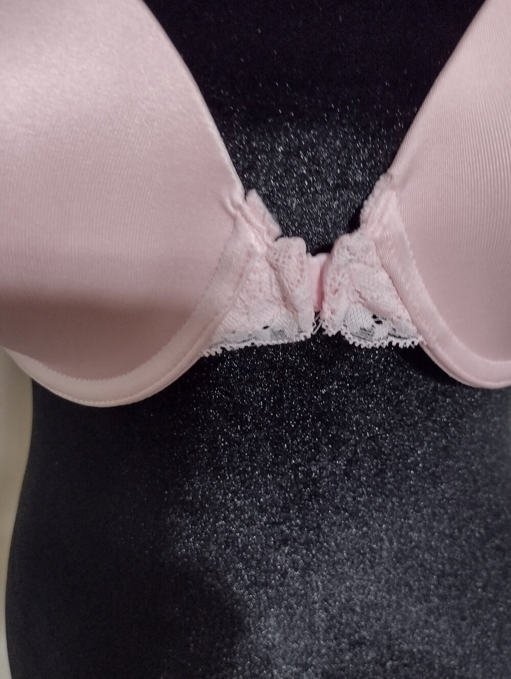 Maidenform Light Pink Lace Front-Close Bra